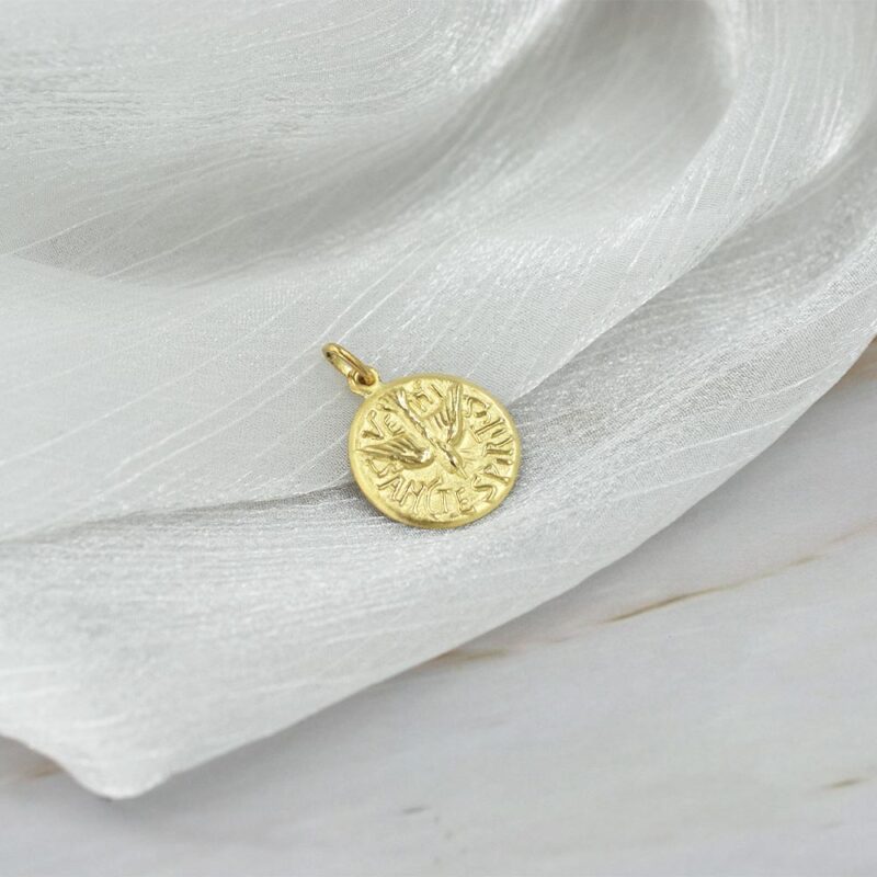 Medalla Religiosa de oro amarillo 18k con imagen del Espiritu Santo.