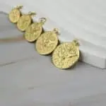 Medalla religiosa, de oro 18k, con un significado hermoso. Perfecta como regalo.