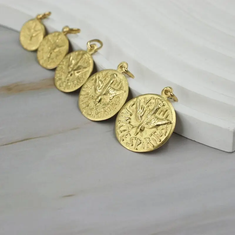 Medalla religiosa, de oro 18k, con un significado hermoso. Perfecta como regalo.