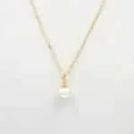 Conjunto de oro 18k con perla natural. Una joya clasica y atemporal, perfecta como regalo para uan fecha especial.