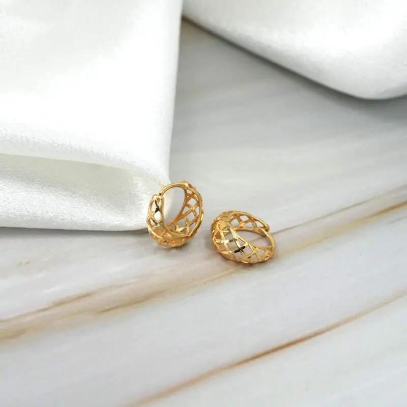 Aros de oro 18K – estilo minimalista y femenino