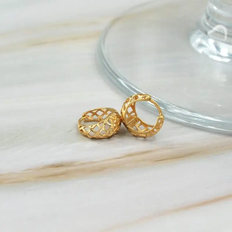 AR_MILANTROQUELADA2 Aros pequeños 18K Ella Joyas – joyas de alta calidad