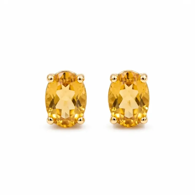 Aro de oro amarillo 18k con citrino natural. Una joya atemporal y muy elegante.