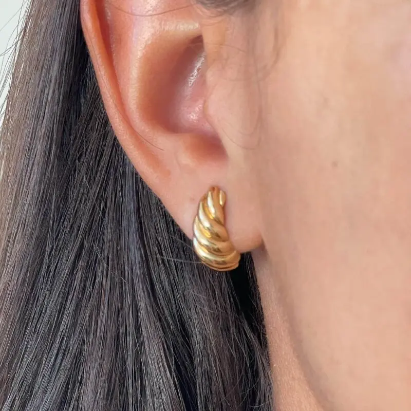 Aros de oro 18k estiloso y moderno, ideales para combinar (stacking)