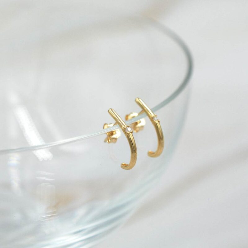 Aros de oro 18k finos y livianos con circón, perfectos para regalo