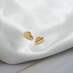 Aros de oro 18k para uso diario, modelo oval pulido de 14 x 7 mm.