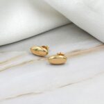 Aro Oval, de oro 18k. Modelo de aros minimalista y tendencia.