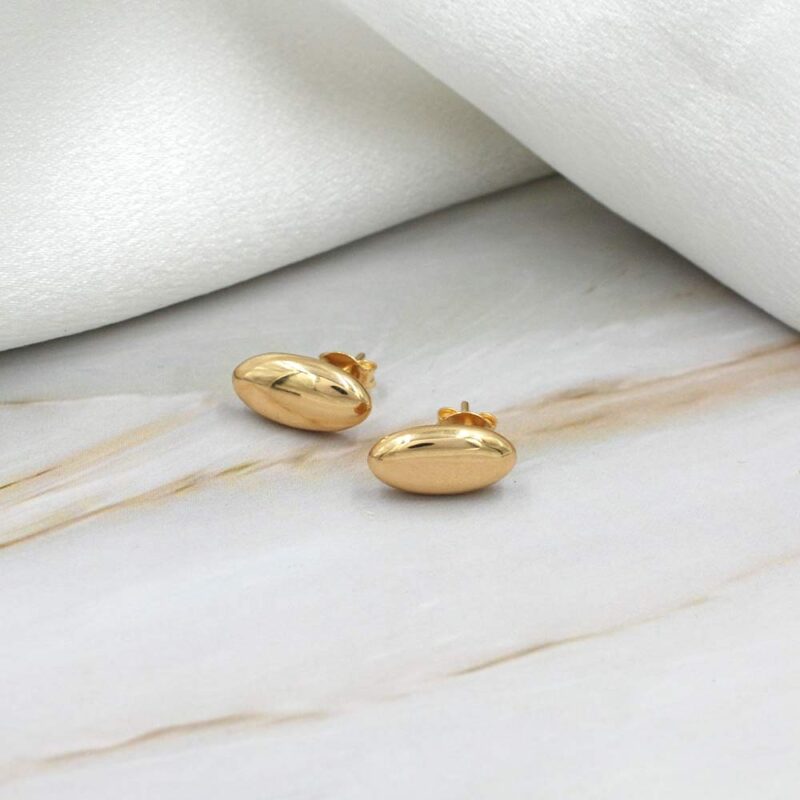 Aro Oval, de oro 18k. Modelo de aros minimalista y tendencia.