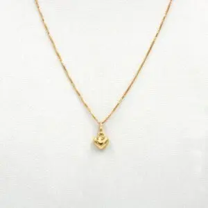 Conjunto Corazón Mini de oro 18k con cadena y colgante delicado.